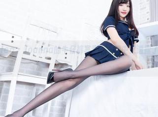 Beautyleg - Joanna的牛仔裤写真，随意中又透露了点小疯狂！