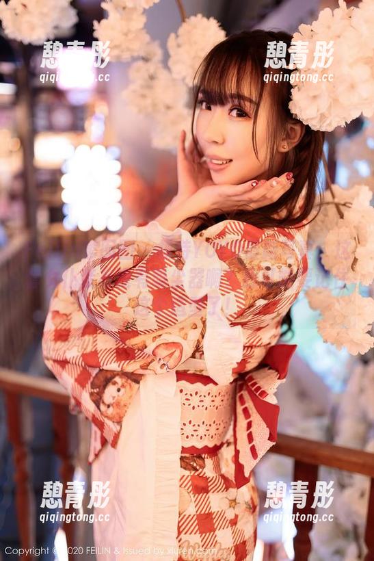 Feilin嗲囡囡-模特YOYO Feilin嗲囡囡 - 模特YOYO最新写真:这套女仆装有没有吸尘器啊?我可能要记住这个造型了!