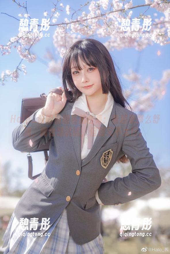 Halo_酱的瑜伽私拍合集：看起来那么舒服，我也想试试，但腰又不太行。