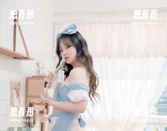 Sia(시아)的高跟鞋写真集，完美展示了“不经意间的优雅”。