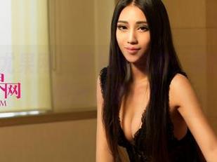 UGirls尤果网 - 郭婉祈自拍：原图是摄影师还是镜子？