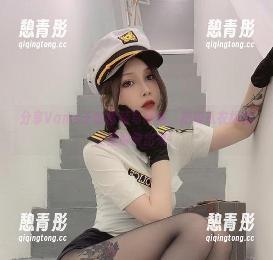 Vams子 分享Vams子的套装写真集,把我从衣柜的土里解救出来!