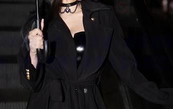 XIAOYU语画界 - 写真里，程程程的死库水，水雾蒸腾中藏着什么小心思？