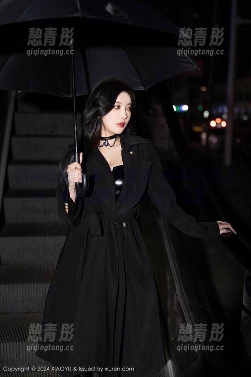 XIAOYU语画界 - 写真里，程程程的死库水，水雾蒸腾中藏着什么小心思？