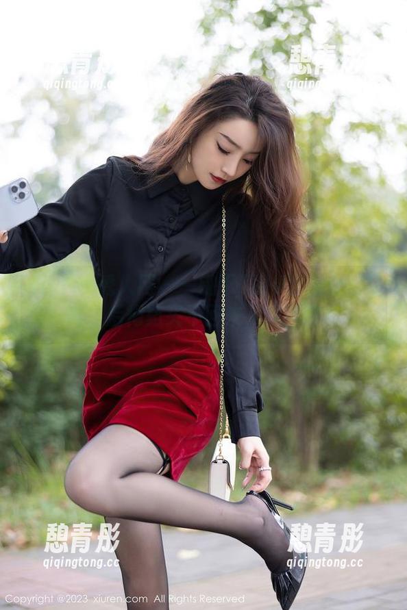 Xiuren秀人网 - 一键下载UU酱兔女郎写真，后悔药买不回来，聊聊吧？