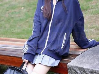 Xiuren秀人网 - 大橘BBKira真会挑，定制的连体衣居然和图集的色调超般配，完全推荐给朋友们看！