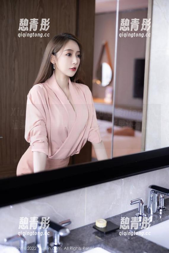 Xiuren秀人网 - 妈妈说小薯条nienie的温柔写真集能治愈心灵，更新里还有意外哟！
