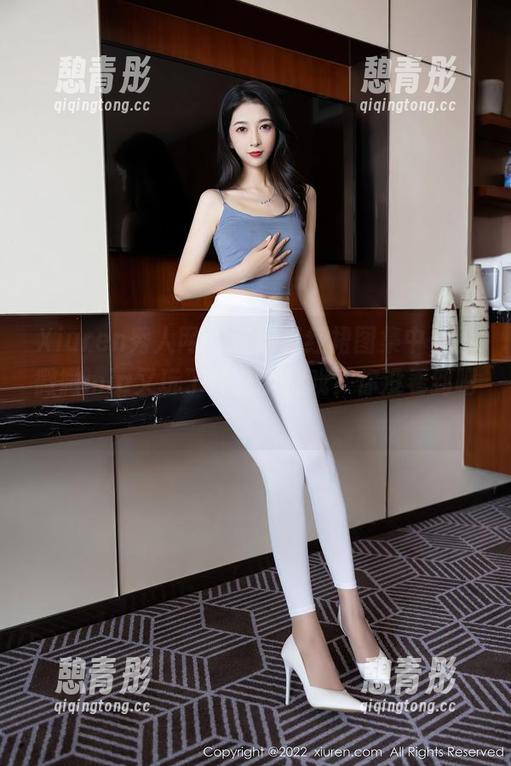 Xiuren秀人网-徐微微mia Xiuren秀人网 - 在这组红裙图集中,徐微微mia又玩了什么新把戏?你没看到吧!