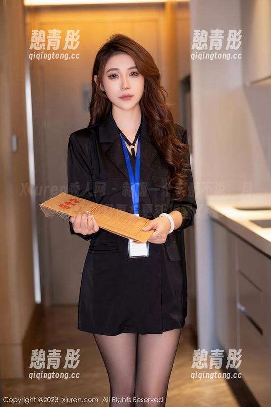 Xiuren秀人网-月夕Lily Xiuren秀人网 - 制服一个字都不说,月夕Lily的写真集更新提醒了我!
