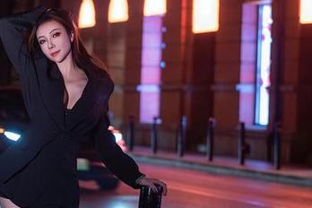 Xiuren秀人网 - 若隐若现的沫晓伊baby粉色美图合集，呃…这罩杯到底有多丰盈？