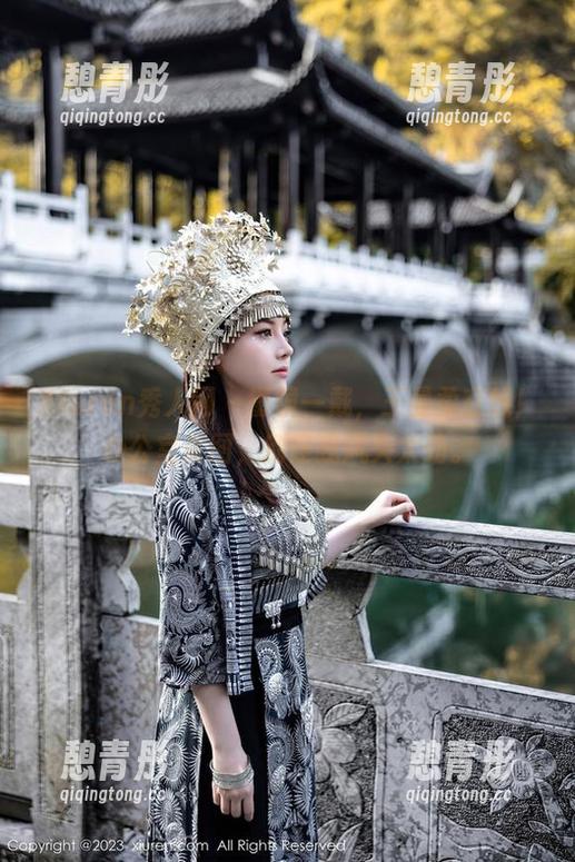 Xiuren秀人网-王曼柔 Xiuren秀人网 - 墨镜一戴,王曼柔在线!办公室美图,别怪我风头太劲。