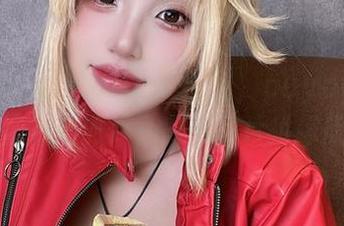 在NeroFormalDress里，puypuy看起来好像在开派对，高清图片供你欣赏！