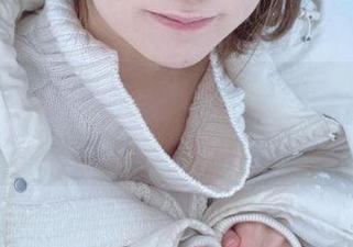 けん研的水手服写真合集，哦，这个姿势，是想搞定谁吗？