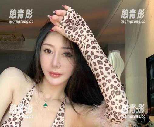 不爱笑的赛琳 微密圈 - 分享不爱笑的赛琳的圣诞图册,让免费这件事变得不再尴尬!