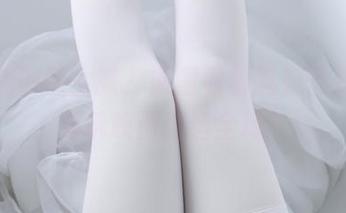 作弊的制服女孩？原图看着挺有营养的，兔玩映画精选全场！