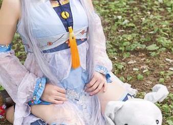 头条女神 - 听说李丽莎的连衣裙让人赞不绝口，图片和原图的比例差不多，参与这场“美丽博弈”吧。