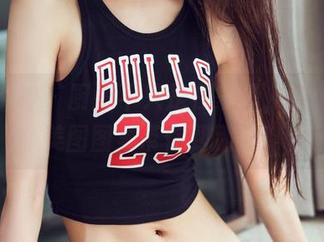 头条女神 - 厨娘不只是在家里，李由美的美图图集带你到别处！