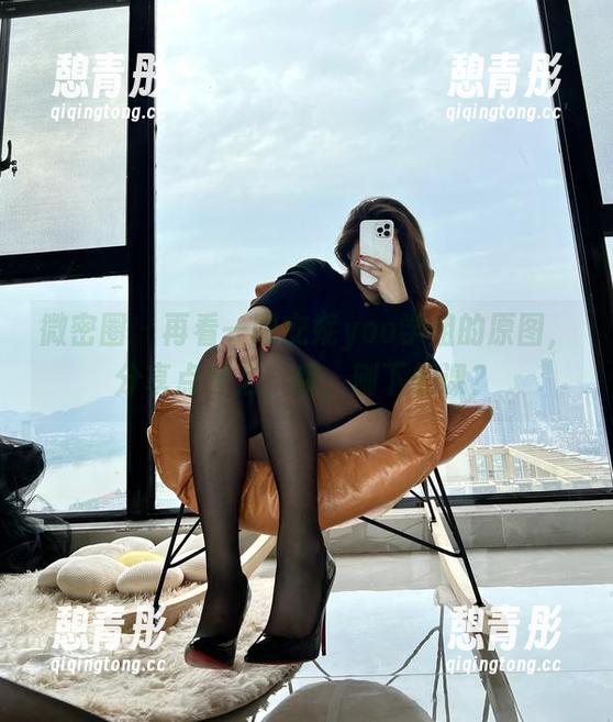 安妮yoo 微密圈 - 再看一眼安妮yoo学姐的原图,分享点什么,哦,刚下的课?
