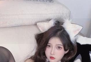 小小奶瓶儿：纯欲吊带的资源宝库，快来发掘！