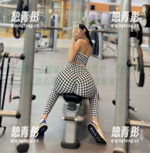 小猫咪ck 微密圈 - 小猫咪ck的旗袍图包,要在多少人的心底找回猫咪的优雅呢?