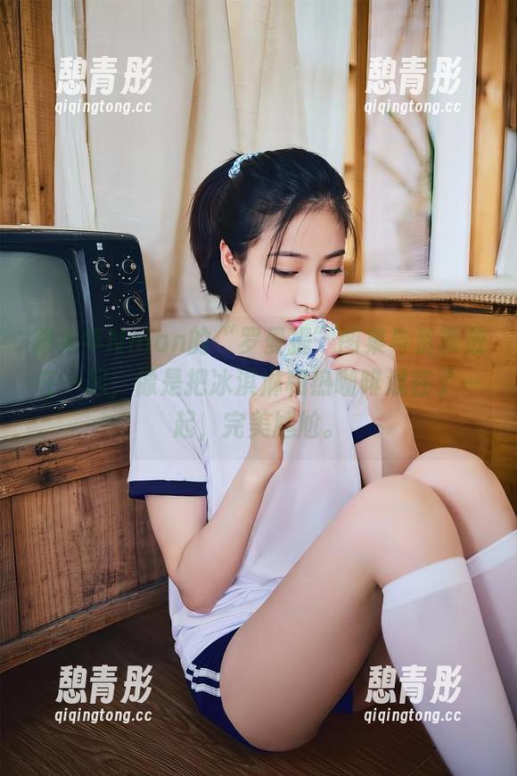 将年年Nnian的“罗曼提”图集与资源放在一起，像是把冰淇淋和热咖啡混在了一起，完美尴尬。