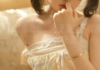 幼水铃衣的栖息地：兔子洞里与初音未来疯狂互动的高清美图