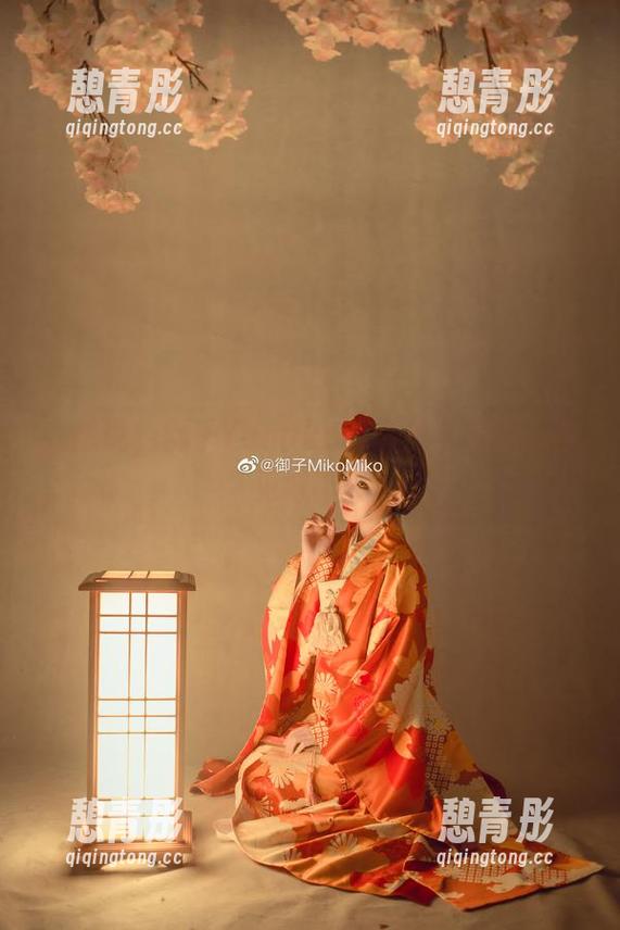 我想说，御子Yumiko的白裙与美图说再见好不爽