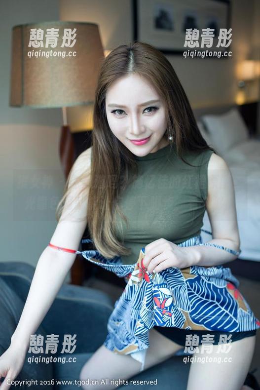 推女神 - 你知道吗？施忆佳的红裙原图，光靠色调就能让你停下脚步，看个够。