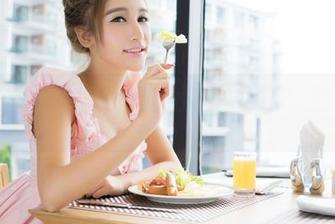推女神 - 最新颖莹儿YY图包，白裙美如春风得意，饱和度100%的回头率请自备墨镜。