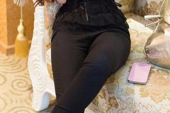 推女郎 - 冰冷的制服与热情的图包：看谭冰如何玩转