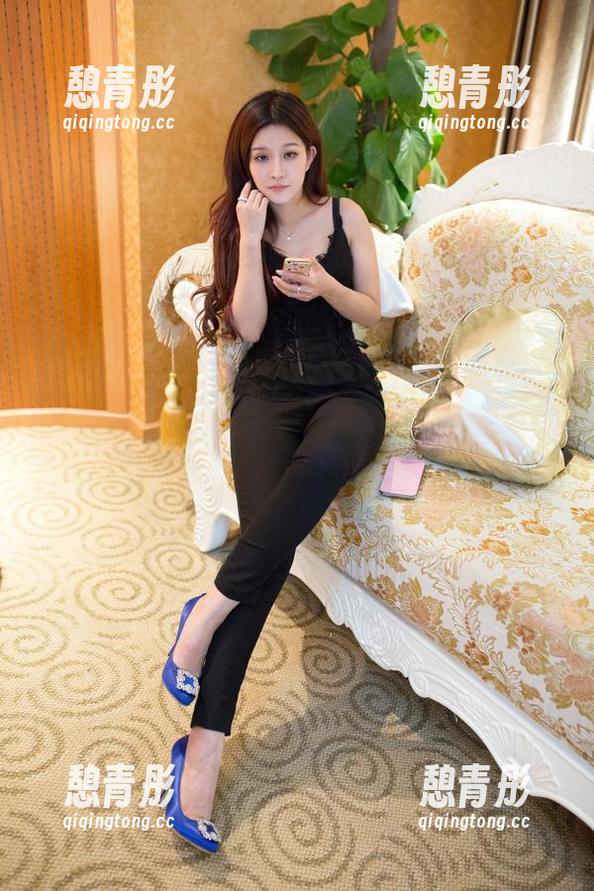 推女郎 - 冰冷的制服与热情的图包：看谭冰如何玩转