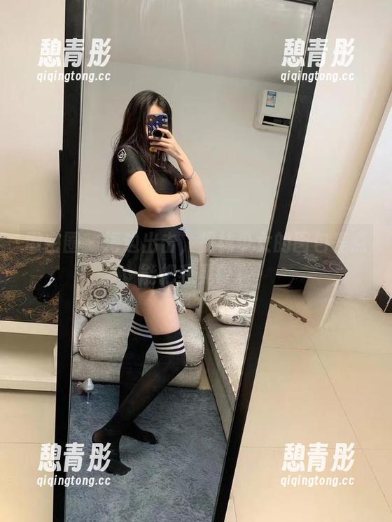微密圈 - 海边出击，提袜少女的图包差点能把我晃晕。