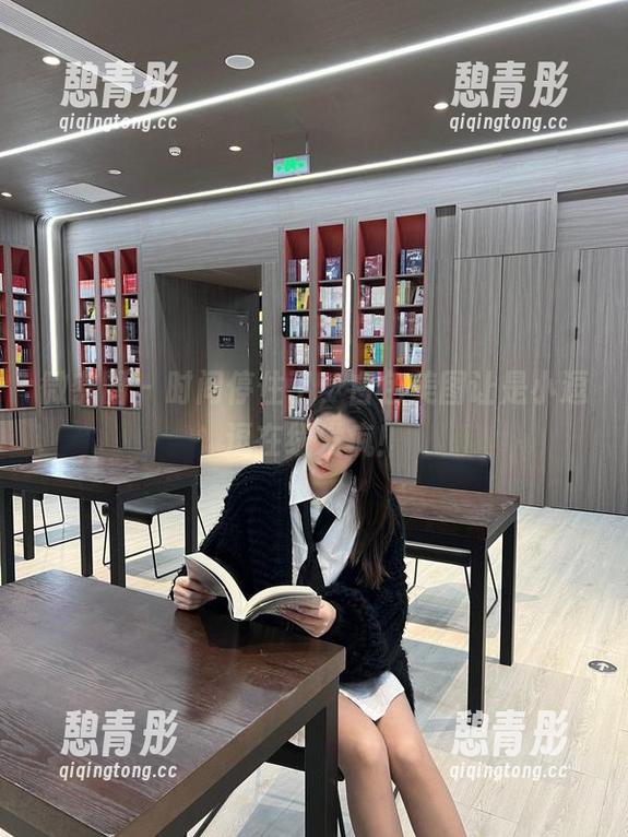 是小逗逗 微密圈 - 时间停住了,白色美图让是小逗逗在线发疯!