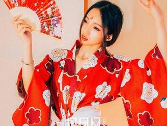 下载果团网图包，黑丝镂空组合如同冰淇淋与夏天，权利集中应有尽有！