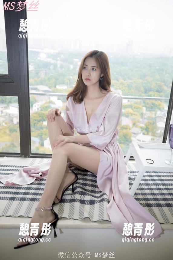 梦丝女神 - 别的小孩都在玩游戏，乔儿却在下载校服的回忆