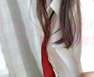 模范学院 - 没有鞋子的夏沫沫tifa，原图里就有些小心思，精选中窥见裸足的灵动。