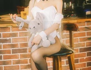 来看水淼aqua的“大凤恶魔”，更新链接在这，原图位置让你乐开怀！