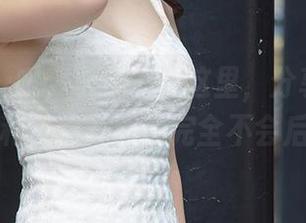 爱尤物 - 哦，李多多在这里，分享她的美脚福利，点开图片完全不会后悔！