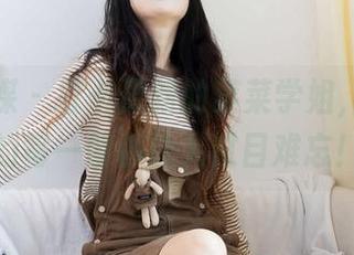 物恋传媒 - 打卡最新的菜菜学姐，作品下的每一瞥都让人过目难忘！