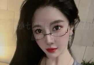 微密圈 - 一览猪小七的黑丝图库：精选的优雅中隐藏的小捣蛋！