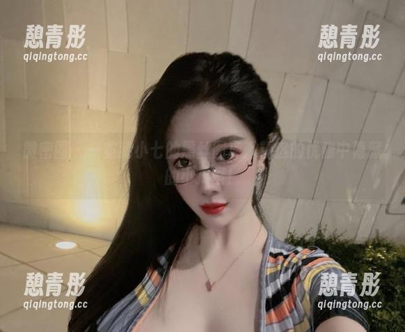 猪小七 微密圈 - 一览猪小七的黑丝图库:精选的优雅中隐藏的小捣蛋!