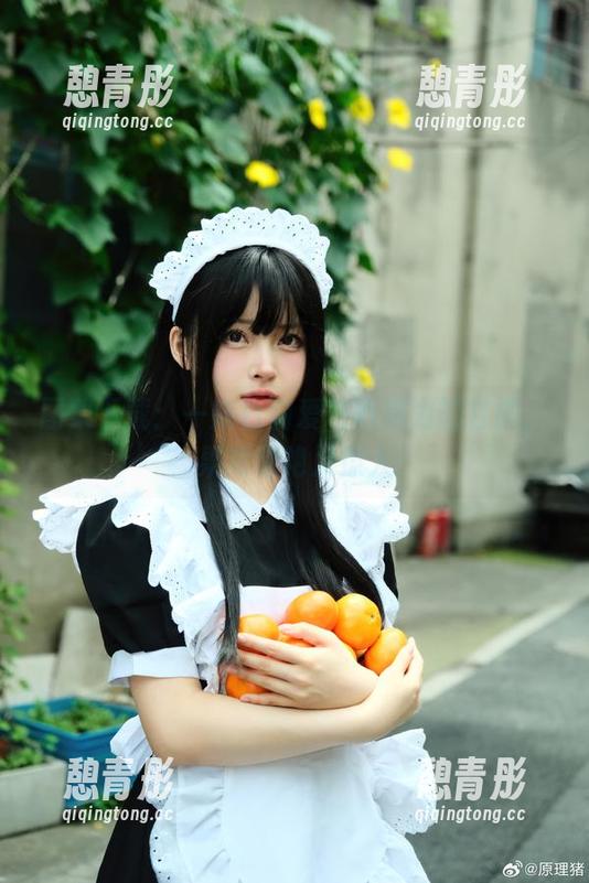 图集下载：一窥白莉爱吃巧克力的甘雨，果然惊艳又撩人
