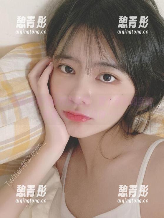 眼酱大魔王w校服套图，那个球拍和我的童年有点暗藏情愫……