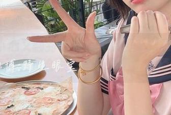 一不小心又翻到了眼酱大魔王w的22年fantia会员合集，不说你们也能猜到