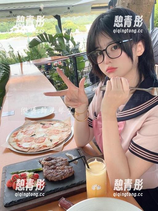 一不小心又翻到了眼酱大魔王w的22年fantia会员合集，不说你们也能猜到