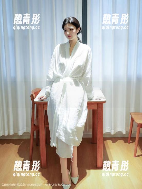 秀人网 - FoxYini孟狐狸带你走：高清原图里的少女情怀，随心所欲。