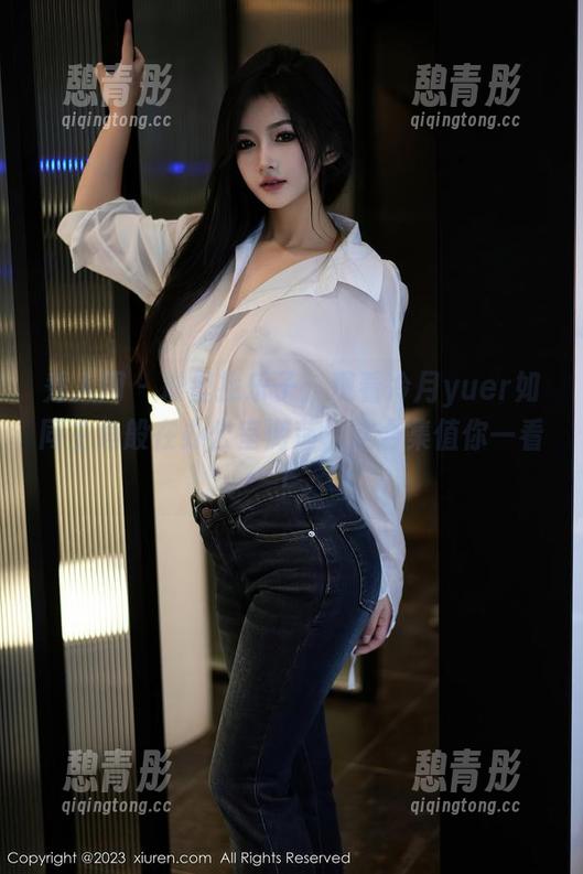 秀人网-冷月yuer 秀人网 - 堆里找乐子:观看冷月yuer如同主角般在办公室游荡,这合集值你一看!