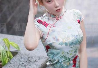 秀人网 - 礼服穿上后，唐安琪直逼模特，小心心脏被美图和壁纸抢走了！