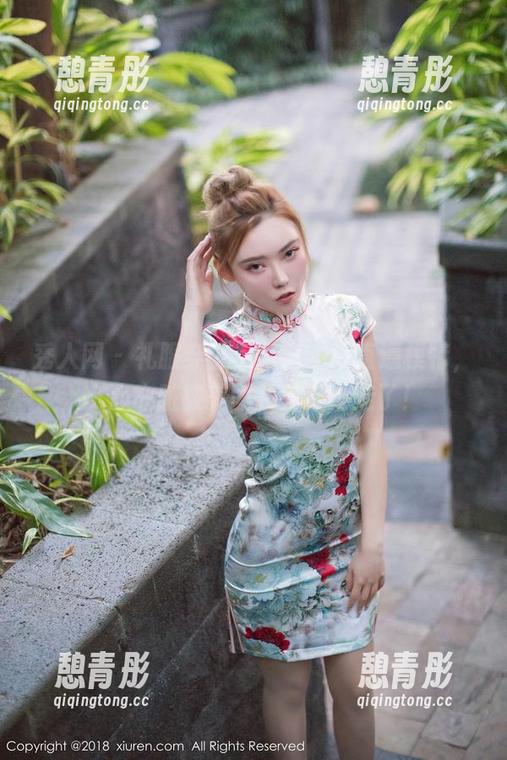 秀人网 - 礼服穿上后，唐安琪直逼模特，小心心脏被美图和壁纸抢走了！