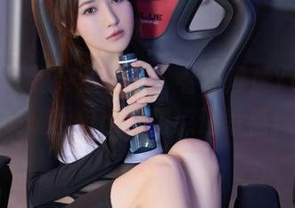 秀人网 - 我突然觉得，看杨晨晨Yome的美腿图包比吃甜点还幸福！
